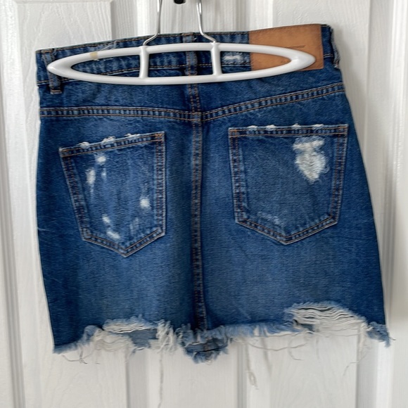 Zara Trafaluc distressed denim skirt - Picture 2 of 3